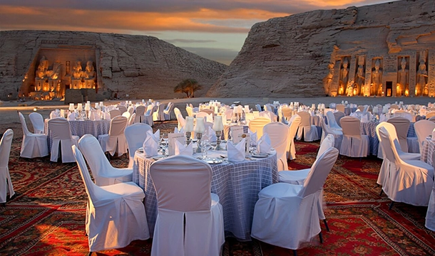 exclusive temple and palace dining